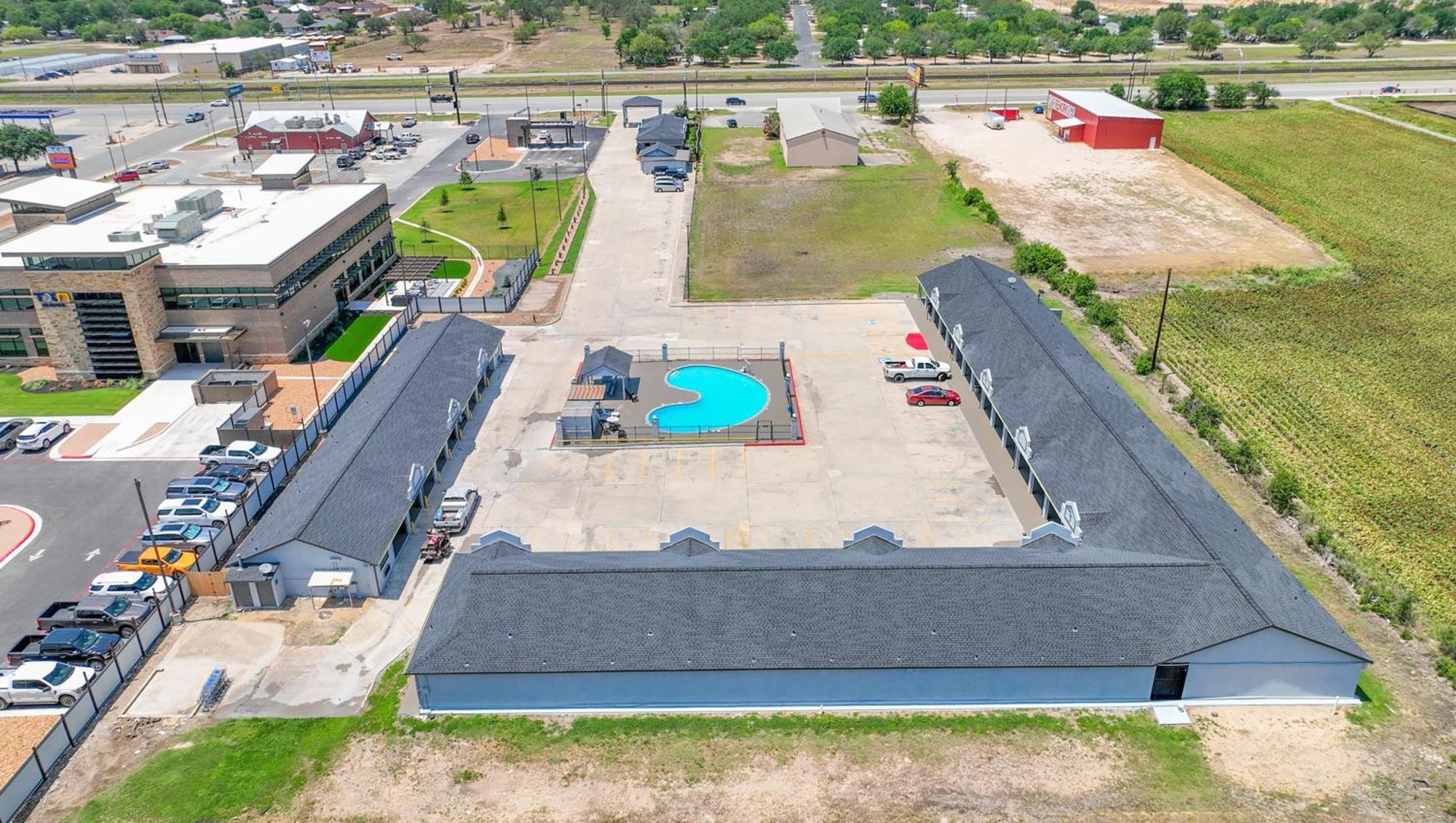 Executive Inn Hondo Экстерьер фото