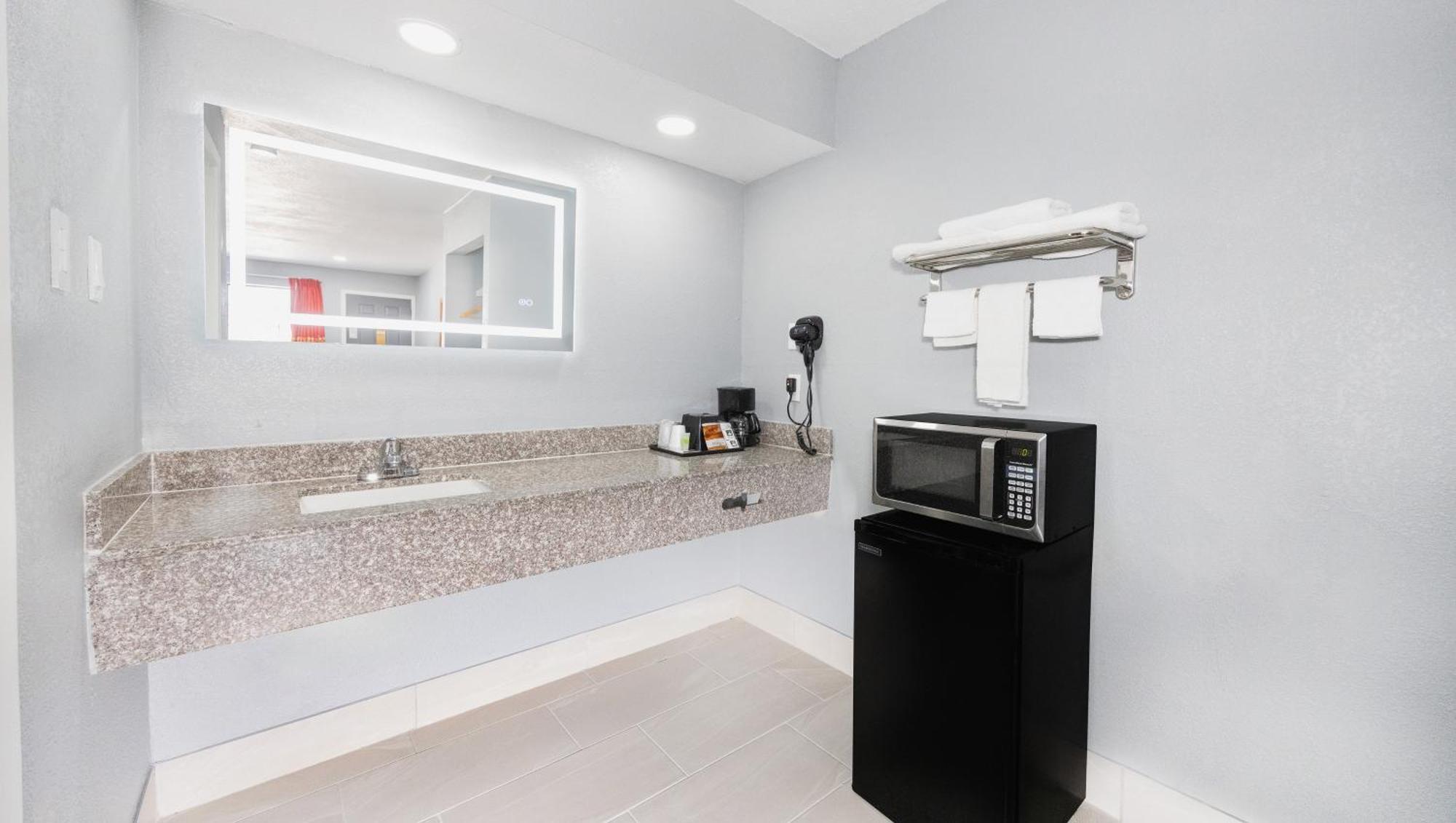Executive Inn Hondo Экстерьер фото