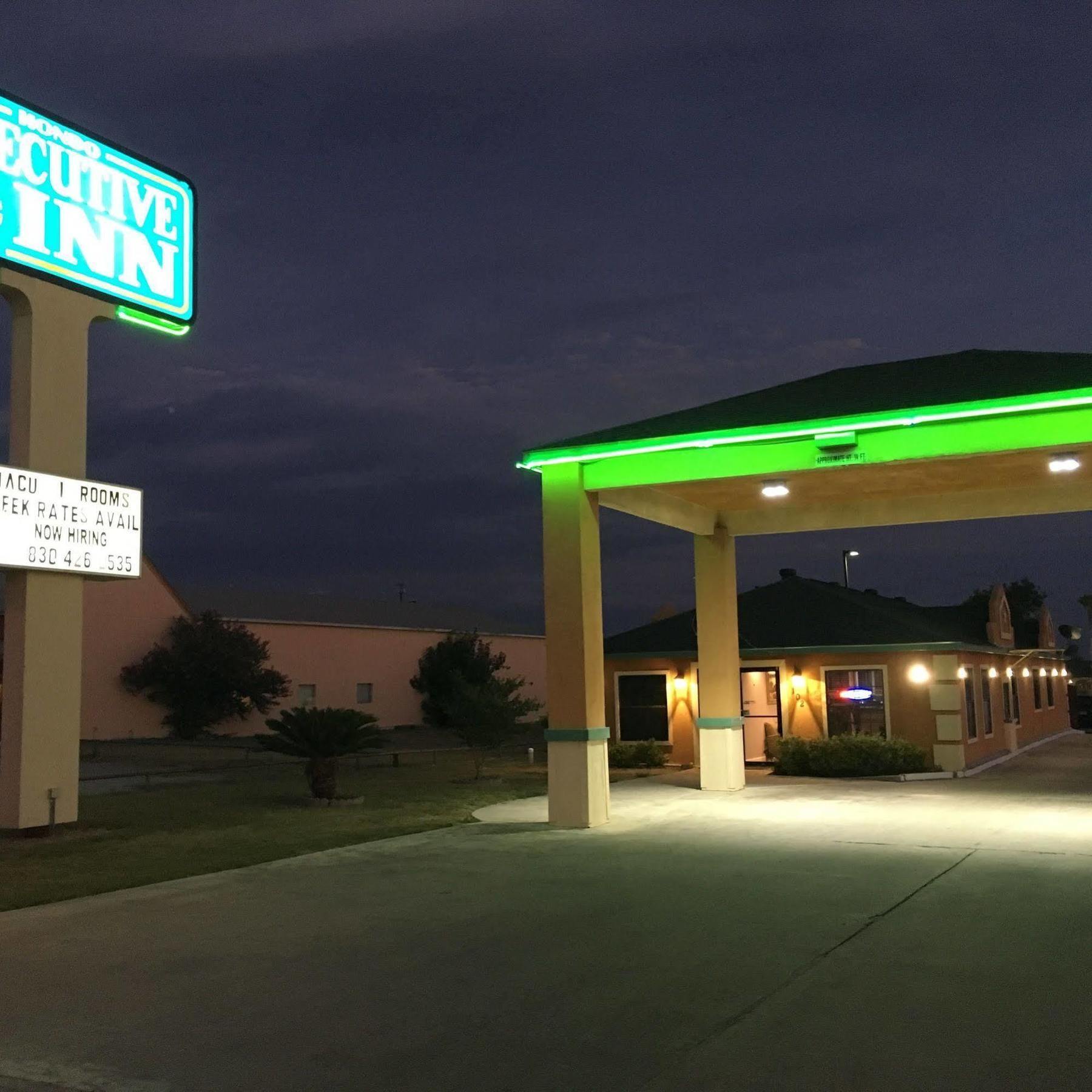 Executive Inn Hondo Экстерьер фото
