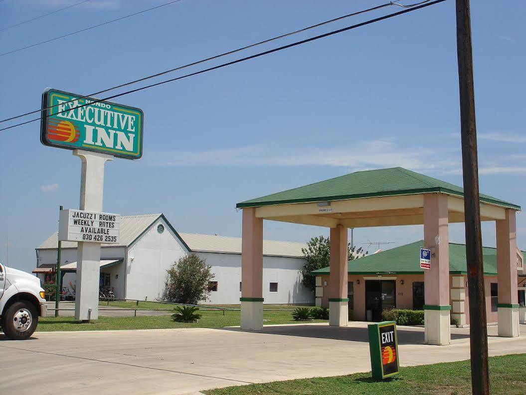 Executive Inn Hondo Экстерьер фото