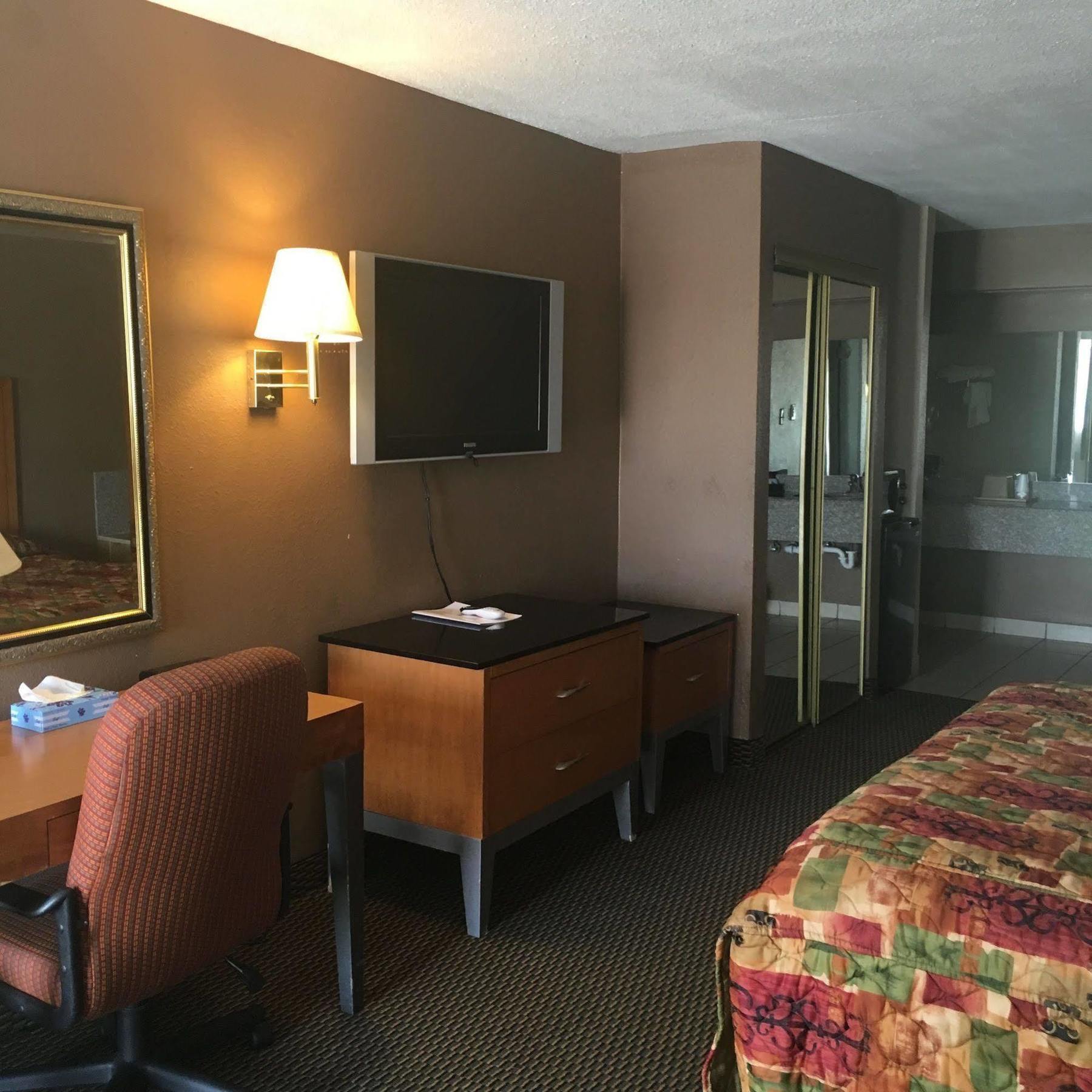 Executive Inn Hondo Экстерьер фото
